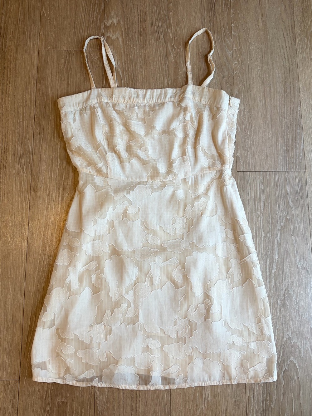 Cloud Ten Ivory Floral Lace Mini Dress
